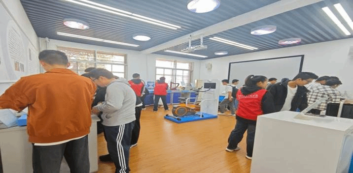 图为活动现场2