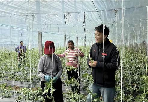 湘潭大学马克思主义学院孙宇在山东省东平县无盐村进行实地调研